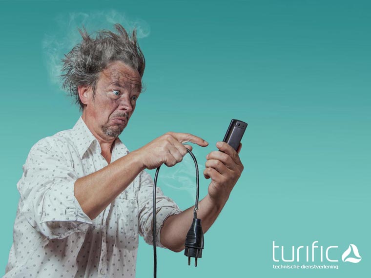 Audiovisueel monteur technicus met een hoofdletter E | Turific Tilburg